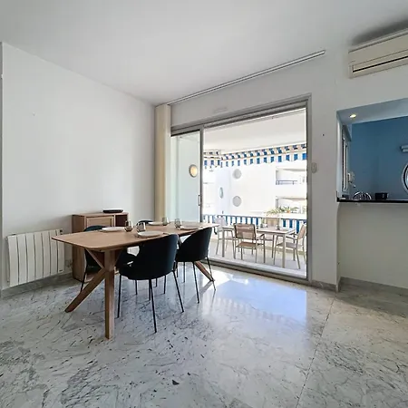 Climatise Avec Parking, 2 A - Fr-1-770-65 Λα Σιοτά