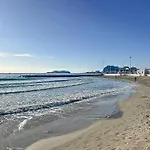 Climatise Avec Parking, 2 A - Fr-1-770-65 La Ciotat
