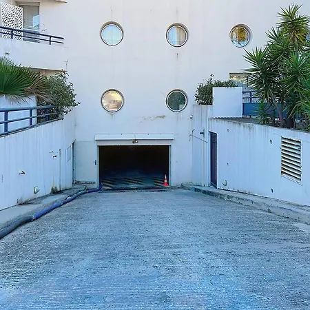 Climatise Avec Parking, 2 A - Fr-1-770-65 *